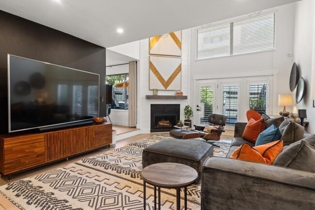 Building Photo - 3 Gilbert Trail NE