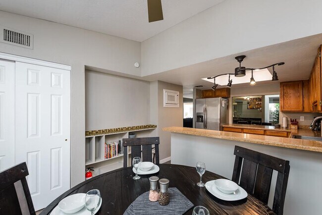 Building Photo - 2041 N 87th Way