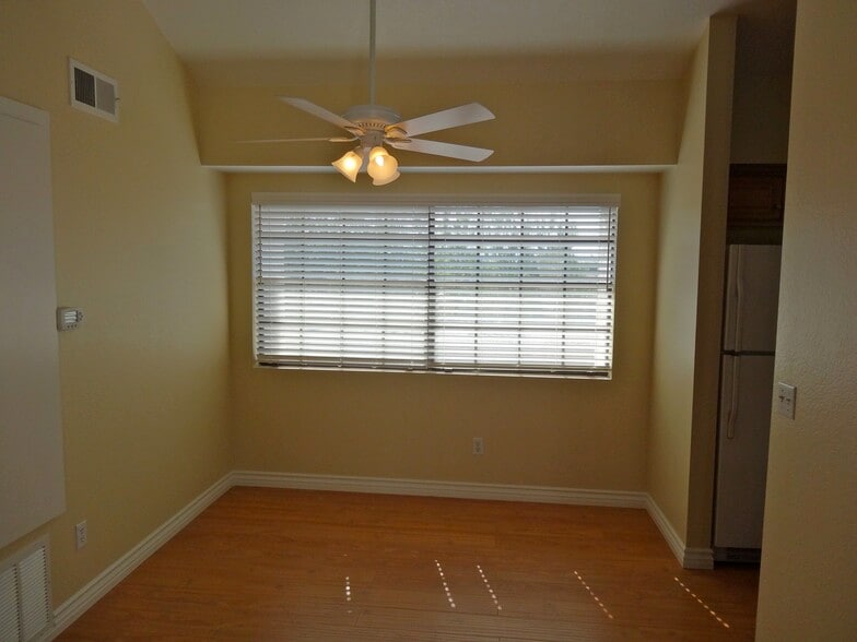 Dining room area - 26701 Quail Crk