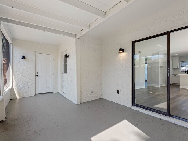 Building Photo - 15307 Summerwind Dr