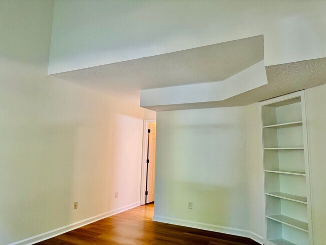Building Photo - Charming & Spacious 3-Bedroom Home Just Mi...