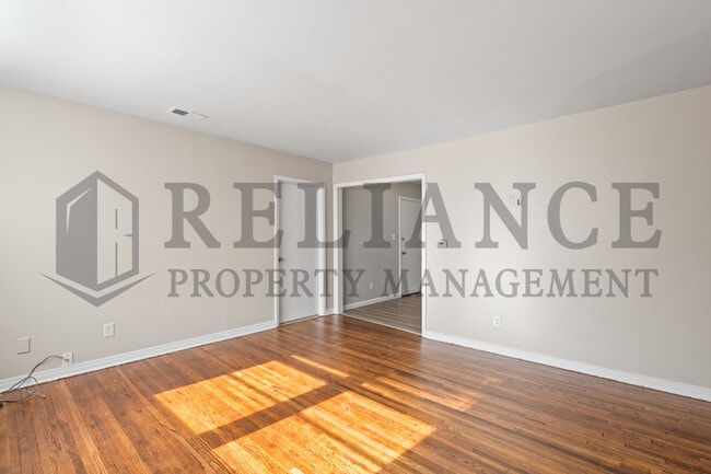 Building Photo - 4514 Vesta Dr