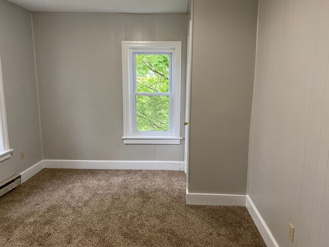 Building Photo - Coming soon! 4 Bedroom Farmhouse for Rent in Shippensburg