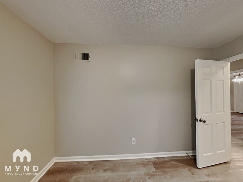 Building Photo - 6082 Belle Grove Cove N