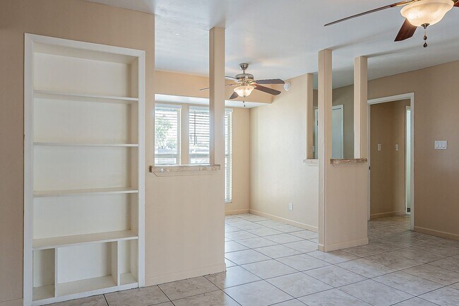 Building Photo - Spacious Upper-Level Retreat Minutes from TMC & St. Joseph’s