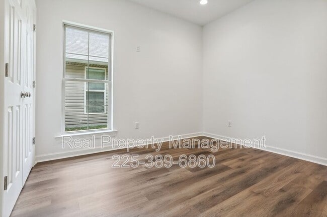 Building Photo - 7744 Cedar Trail Dr