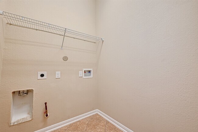 Building Photo - 402 Conchola Ln