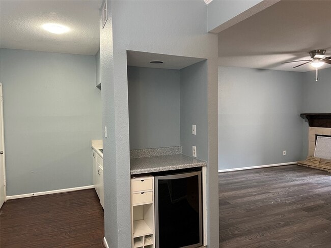 Building Photo - 8100 Cambridge St