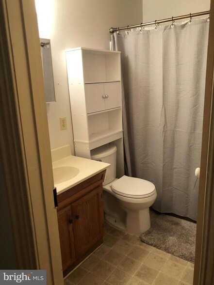 Building Photo - 216 Main St