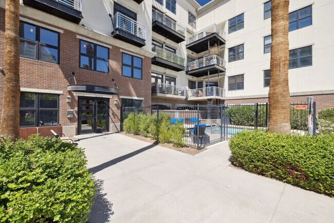 Building Photo - Condo In Artisan Lofts - Phoenix Midtown