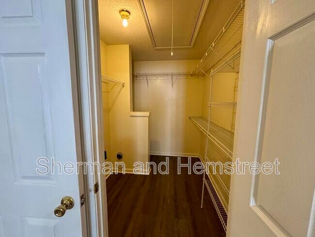 Building Photo - 310 Evans Lake Way