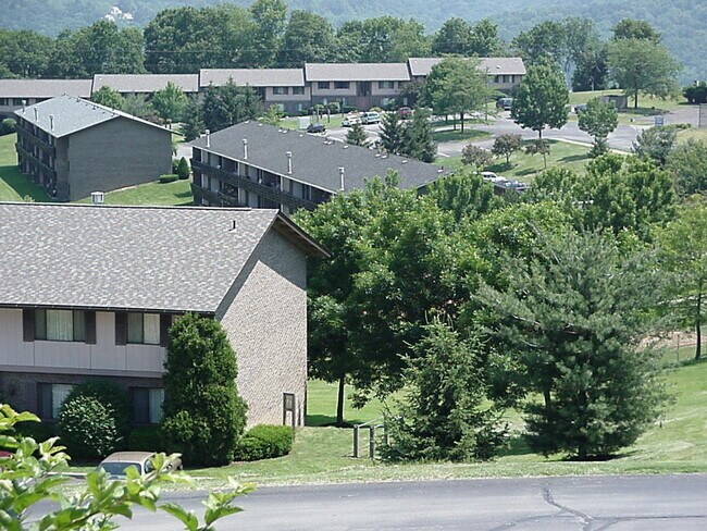 Building Photo - 700 Lee Dr