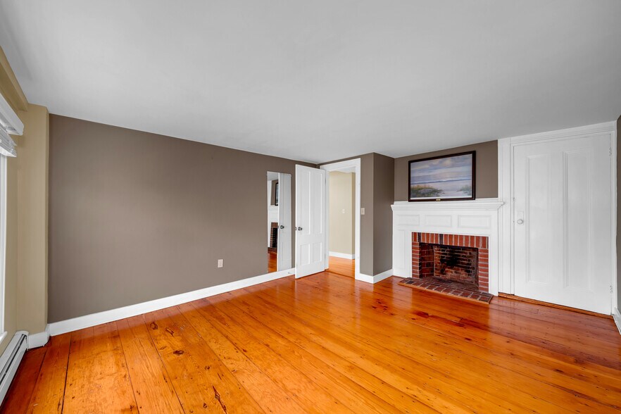 Building Photo - 4 Warren St