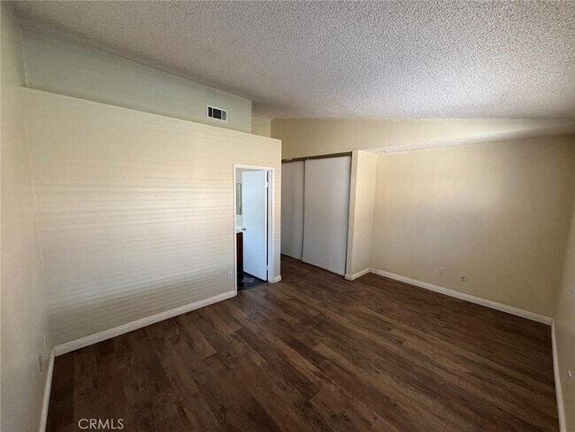 Building Photo - 1229 Onyx Dr