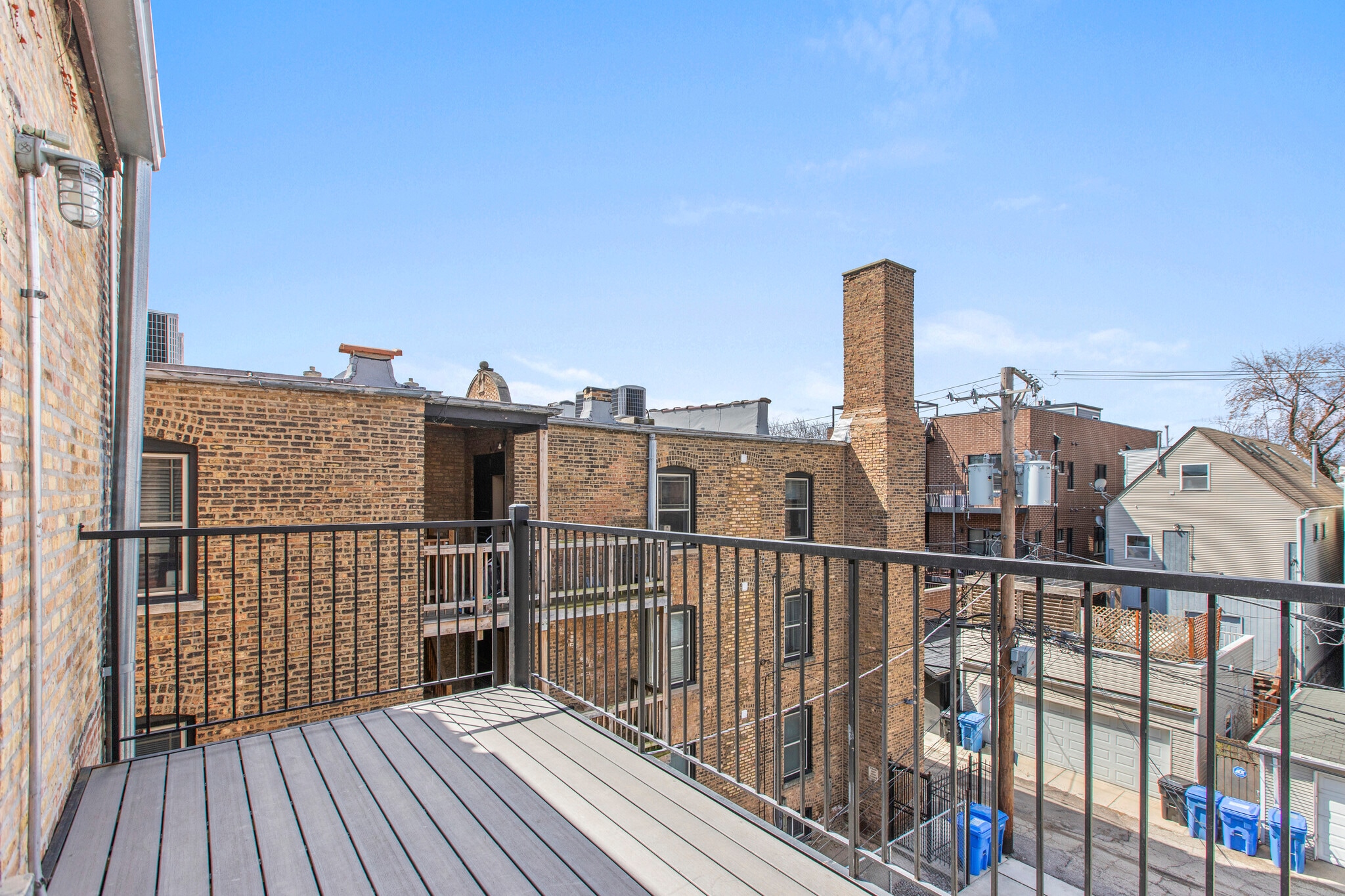 Building Photo - 3824 N Sheffield Ave