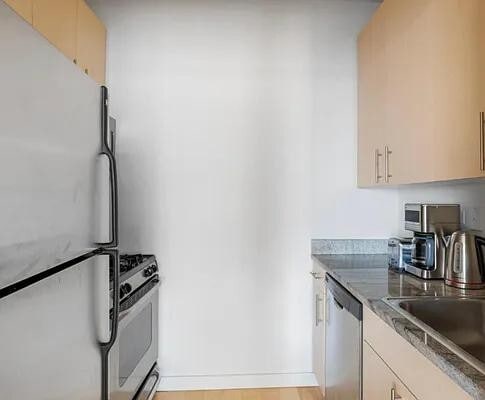 Building Photo - 130 Water St