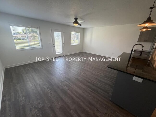Building Photo - 2103 Willis Ave