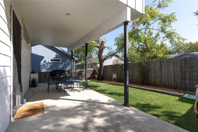 Building Photo - 1608 Ulit Ave