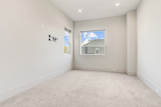 Building Photo - 1116 Peden St