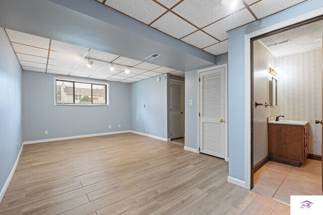 Building Photo - 15223 Y St