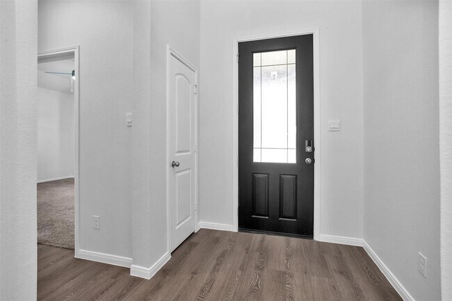 Building Photo - 31411 Raleigh Creek Dr