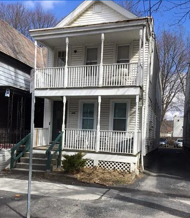 Primary Photo - Affordable 3 bedroom, 1 bathroom, 1st floor