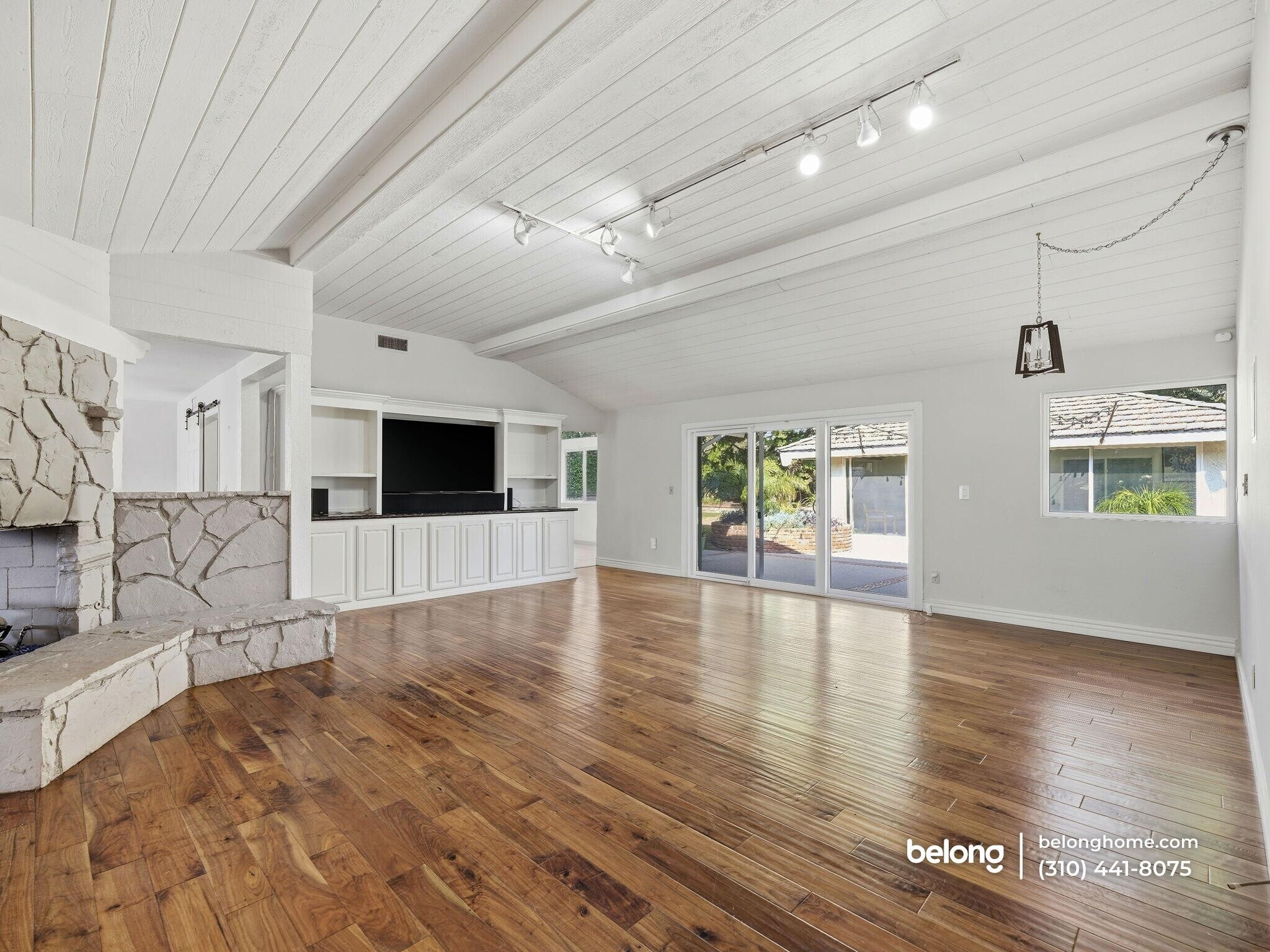 Building Photo - 22243 Craggyview St