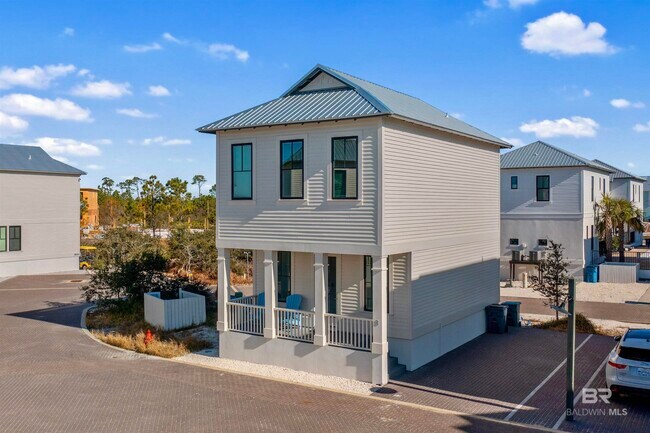Building Photo - 8 W Gate