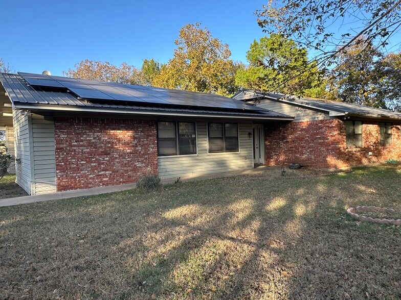 Building Photo - 13520 NW Cache Rd