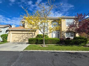 Building Photo - Beautiful South Reno Home in Gated Community