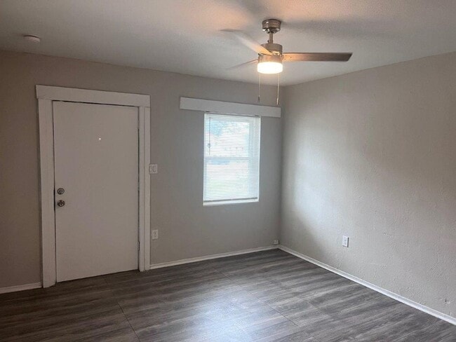 Building Photo - 1040 Avondale Ave