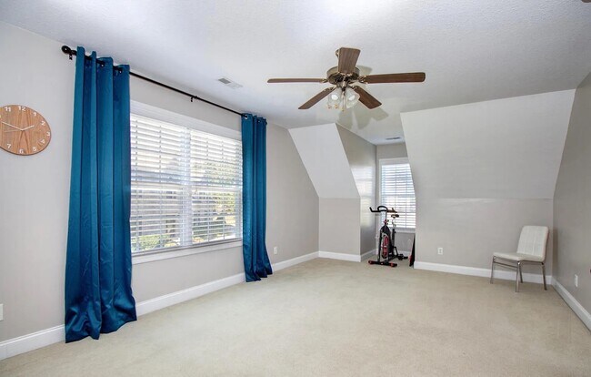 Building Photo - 5106 Tropicana Dr
