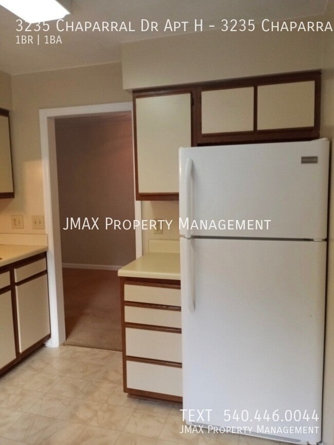 Building Photo - 3235 Chaparral Dr