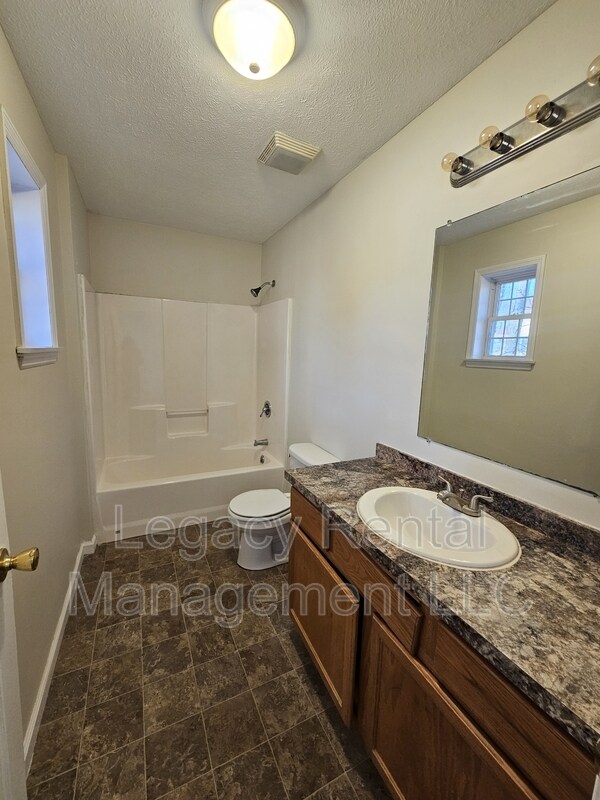 Building Photo - 109 Debbie Dr