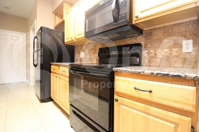 Building Photo - 2929 W Yorkshire Dr