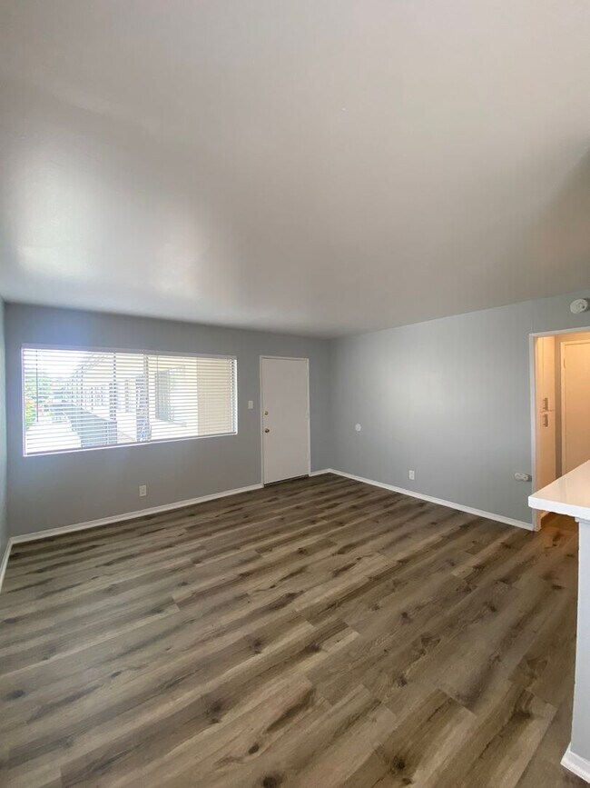 Interior Photo - p1736