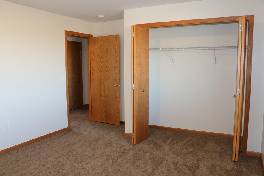 Bedroom / Closet - 2108 Arlington Trl