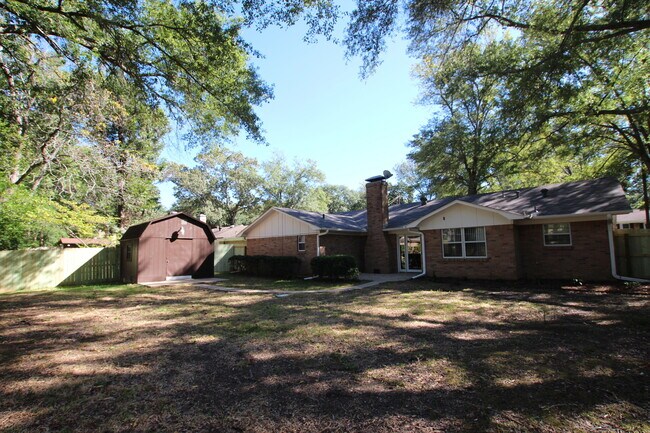 Building Photo - Coming Soon! Charming 3 Bedroom 2 Bath Home in Tyler!