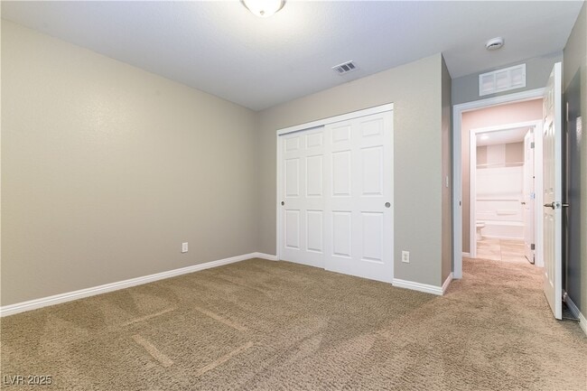 Building Photo - 1433 Overseer Ave