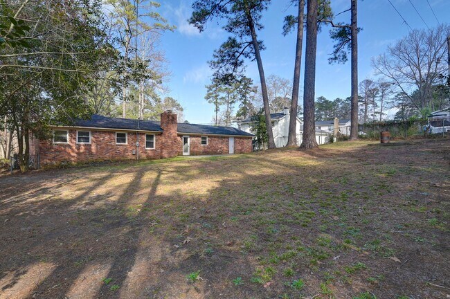 Building Photo - 2522 Rolling Pines Rd