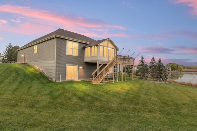 Building Photo - 2660 Harnish Dr