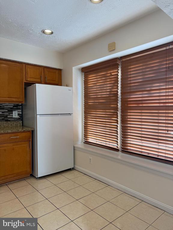 Building Photo - 5719 Independence Cir