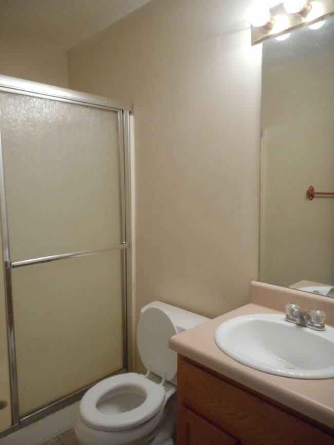 Building Photo - Sweet 4 Bed x 2 Bth (SORRY! NO SECTION 8)
