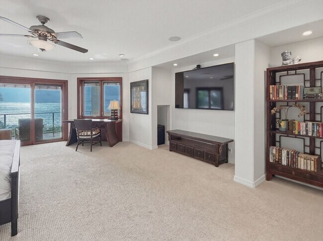 Building Photo - 221 Portlock Rd