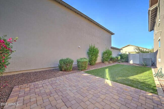 Building Photo - 2297 N Alsap Rd