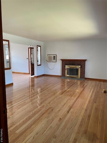 Building Photo - 26 Nassau Ave