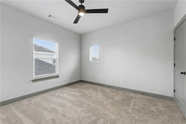 Building Photo - 1081 Mammoth St