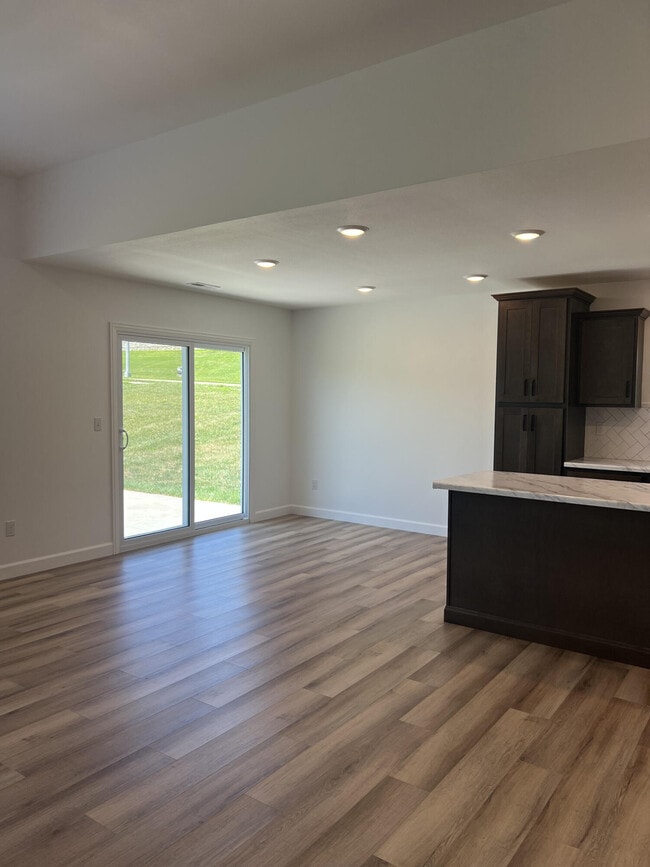 Building Photo - 3713 Swan Ct
