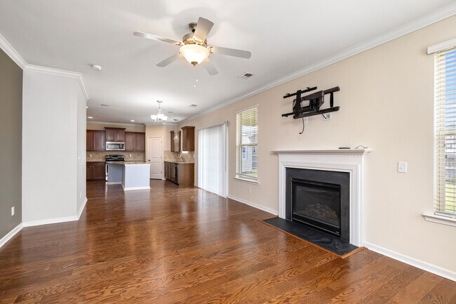 Building Photo - 865 Cormier Dr