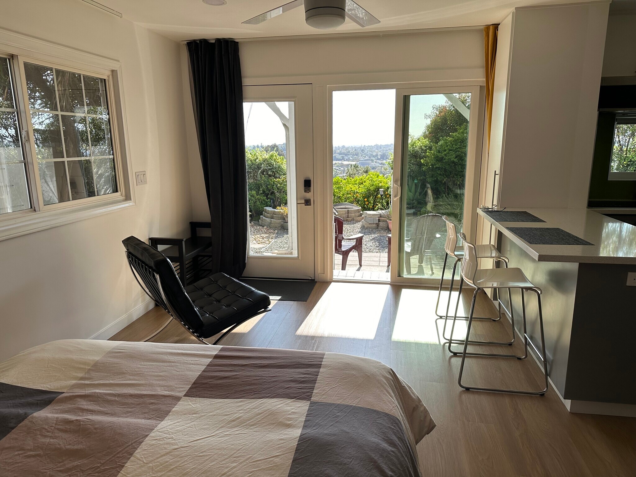 Building Photo - 4298 Avon Dr